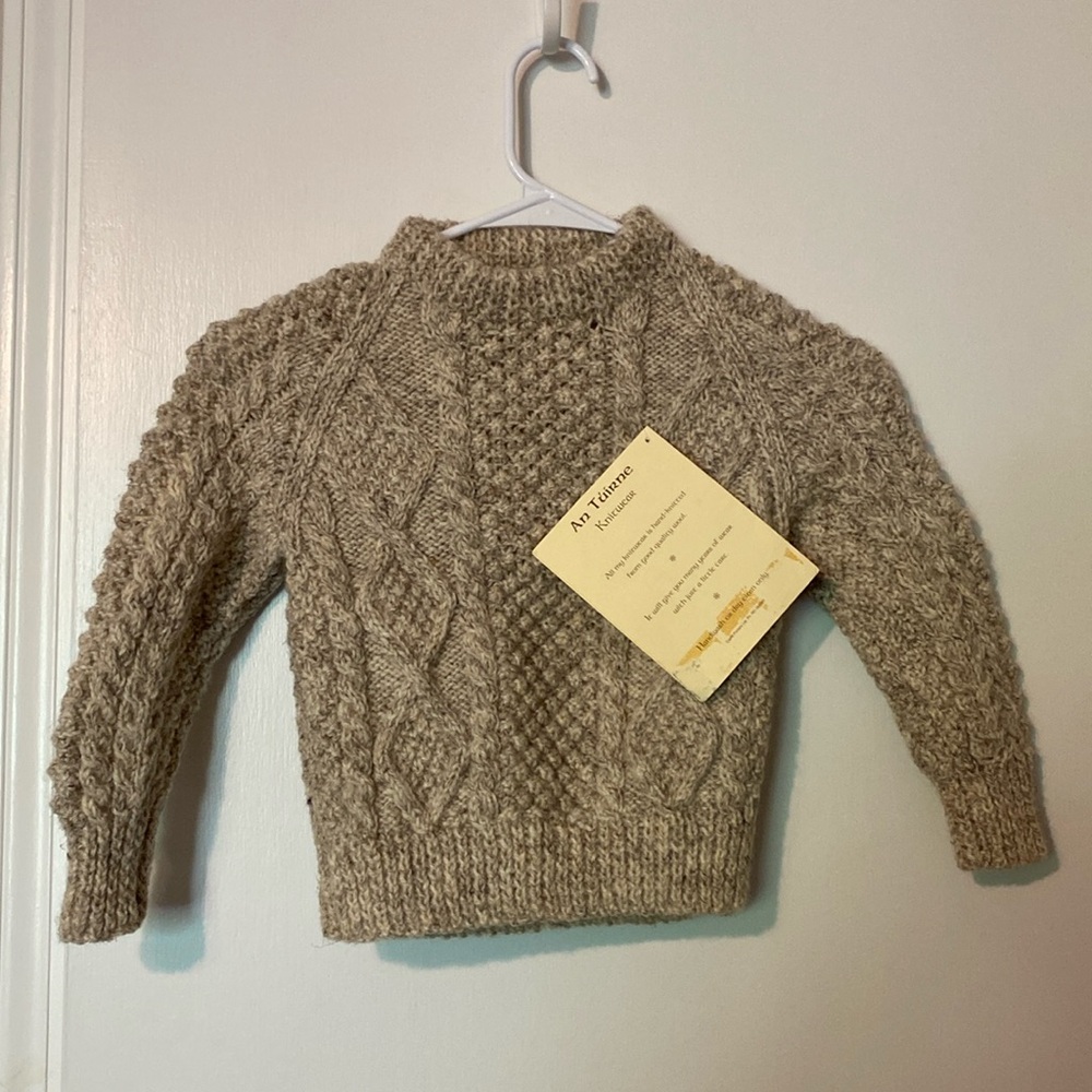 An Tuirne hand knitted wool children’s sweater child size medium